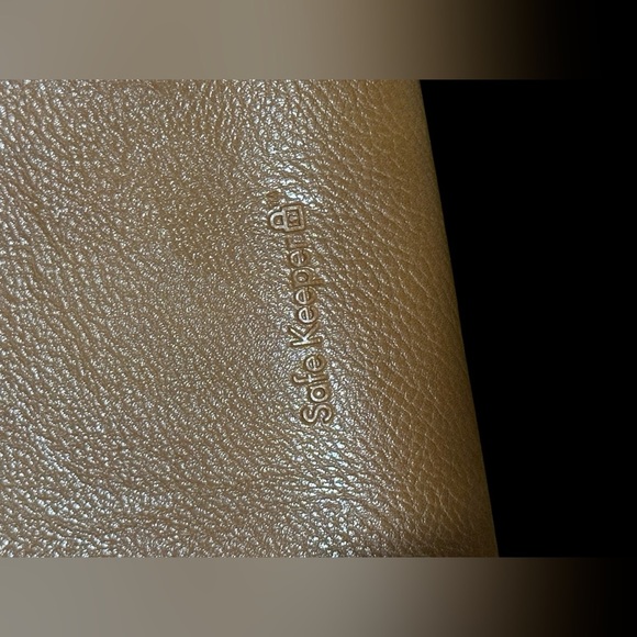 Safe Keeper crossbody purse - Picture 6 of 10